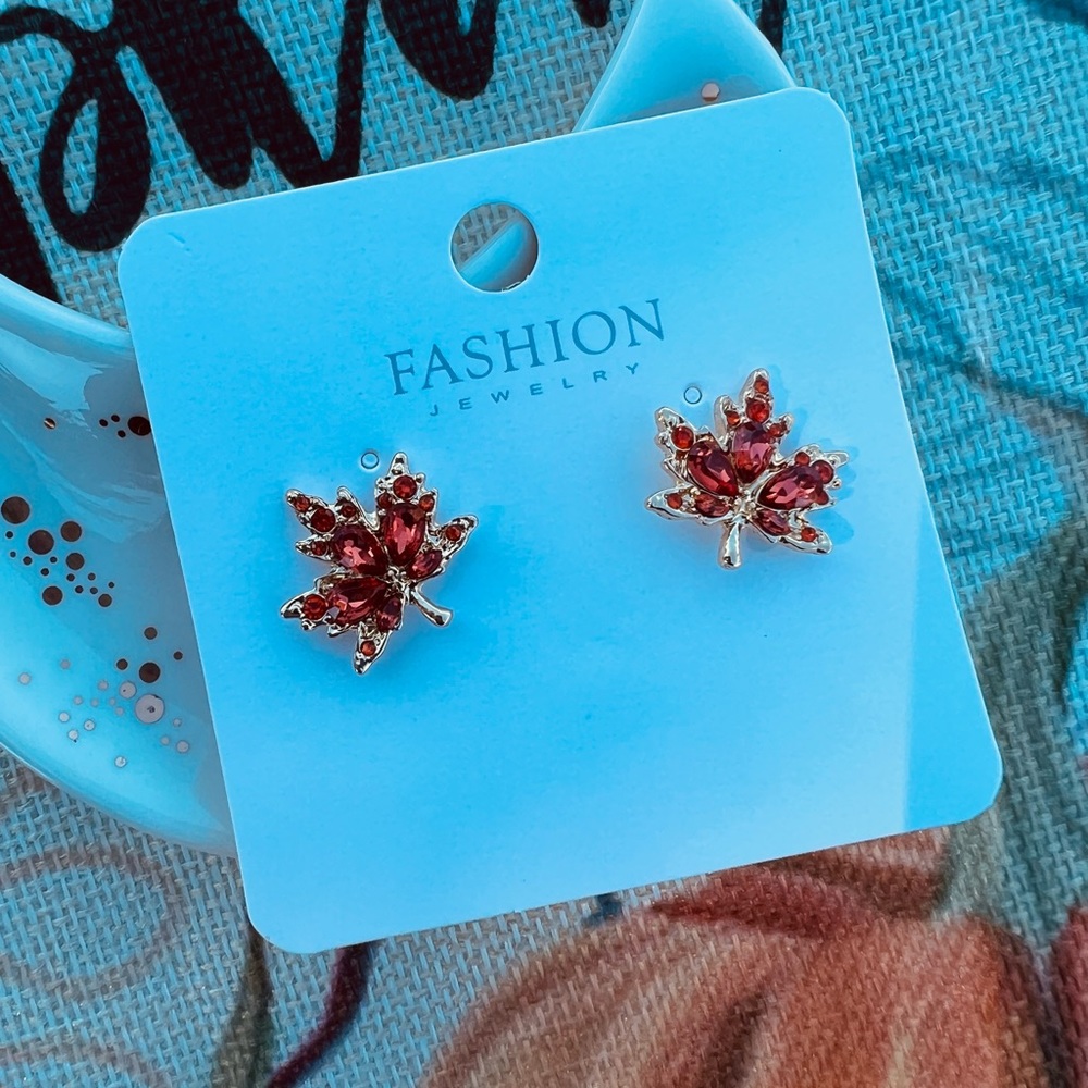 Leaf drop earrings